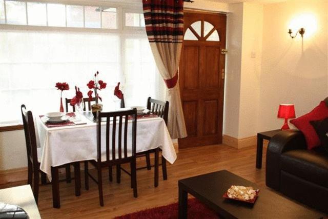 Robertsbridge Retreat At Cornhill Self Catering Apartments Kamer foto